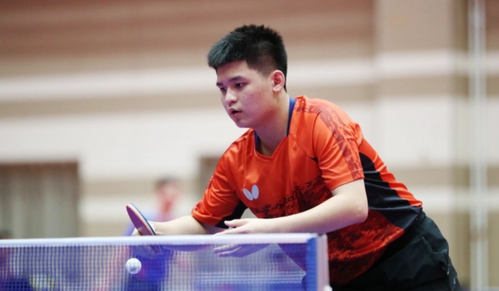 他在足球舞 他在足球舞